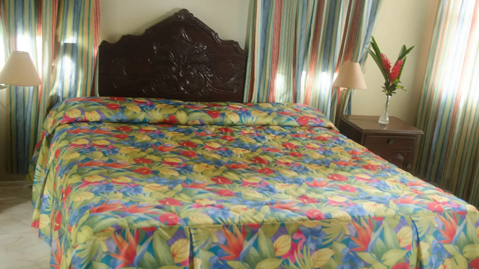 Ocean Crest Villa Montego Bay 3*,