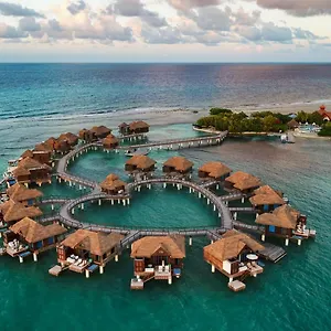 Semesteranläggning (resort) Sandals Royal Caribbean & Private Island - Couples Only